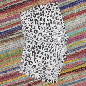 Women's shorts size juniors 7